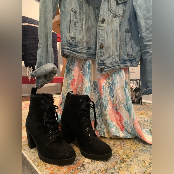 Lace up faux fur lined suede booties - Picture 4 of 4